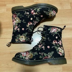 New! Charlotte Russe Floral Combat Boots size 7
